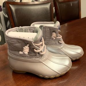 New Girls Sperry duck boots, size 9.